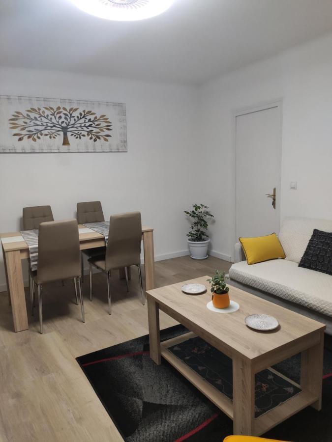 Apartamento Estel La Seu d'Urgell Buitenkant foto