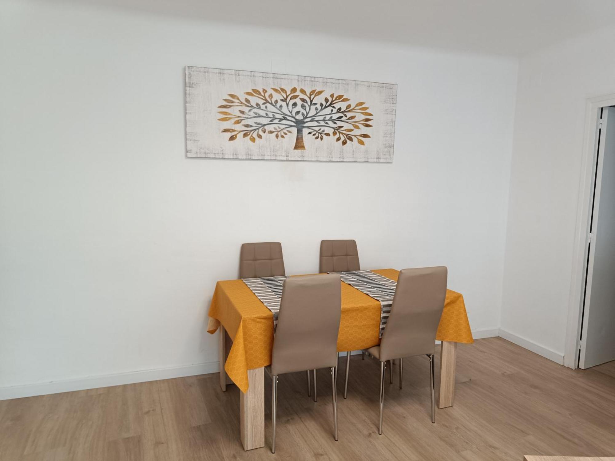Apartamento Estel La Seu d'Urgell Buitenkant foto